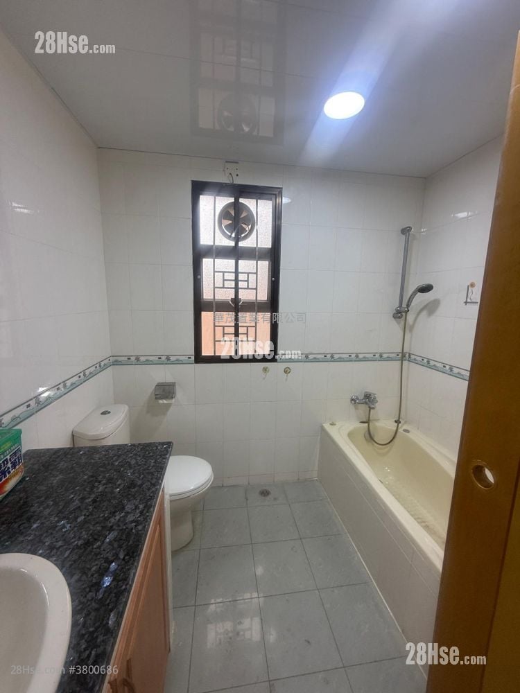 村屋 租盘 2 房 , 2 浴室 630 平方尺