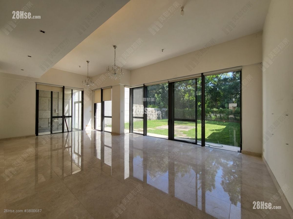 Valais Sell 5+ Bedrooms 2,771 ft²