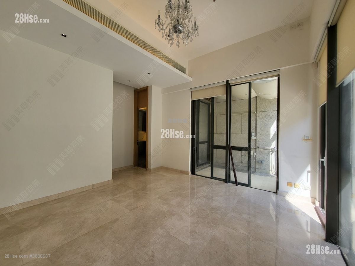 Valais Sell 5+ Bedrooms 2,771 ft²