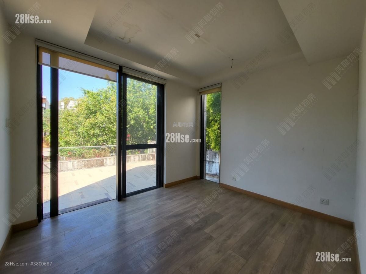 Valais Sell 5+ Bedrooms 2,771 ft²