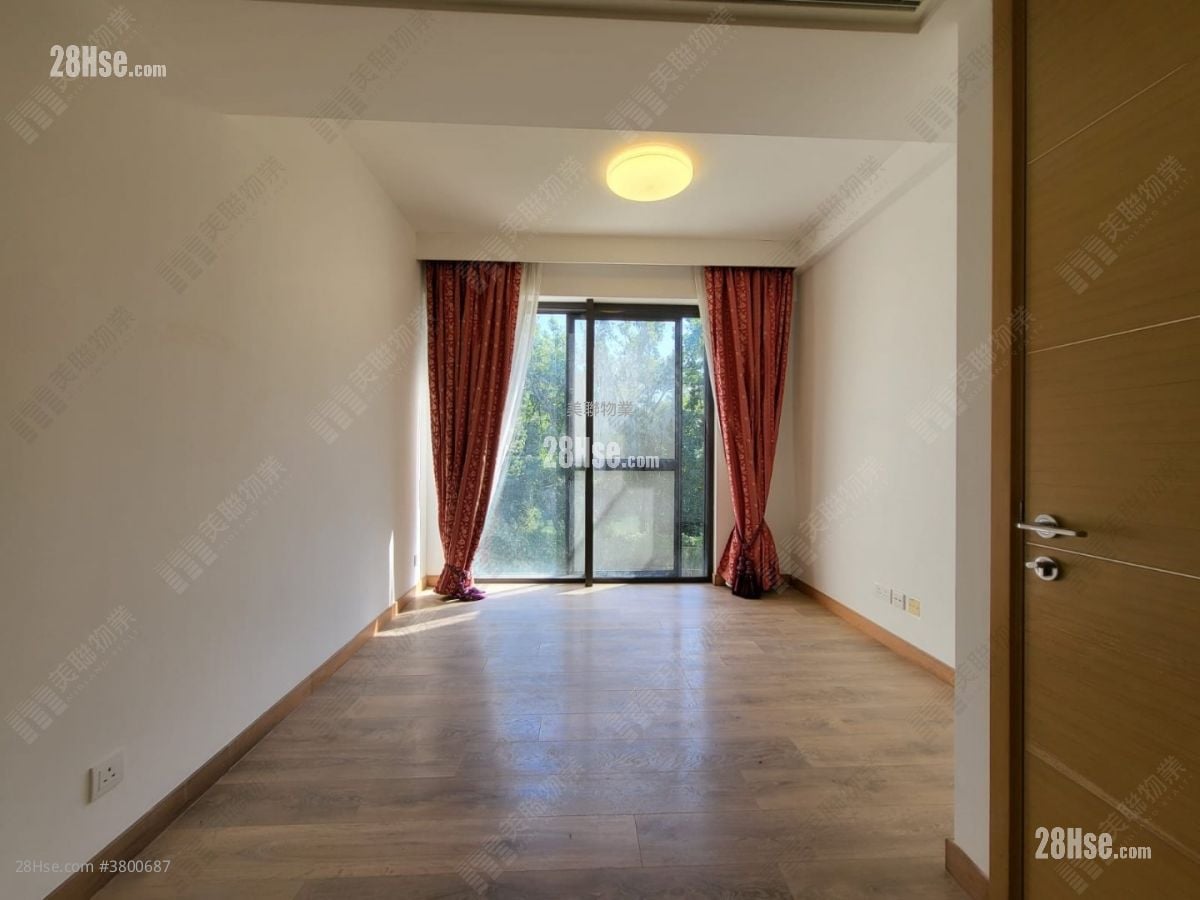 Valais Sell 5+ Bedrooms 2,771 ft²