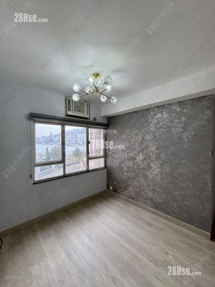 Waterside Plaza Sell 2 Bedrooms , 1 Bathroom 470 ft²