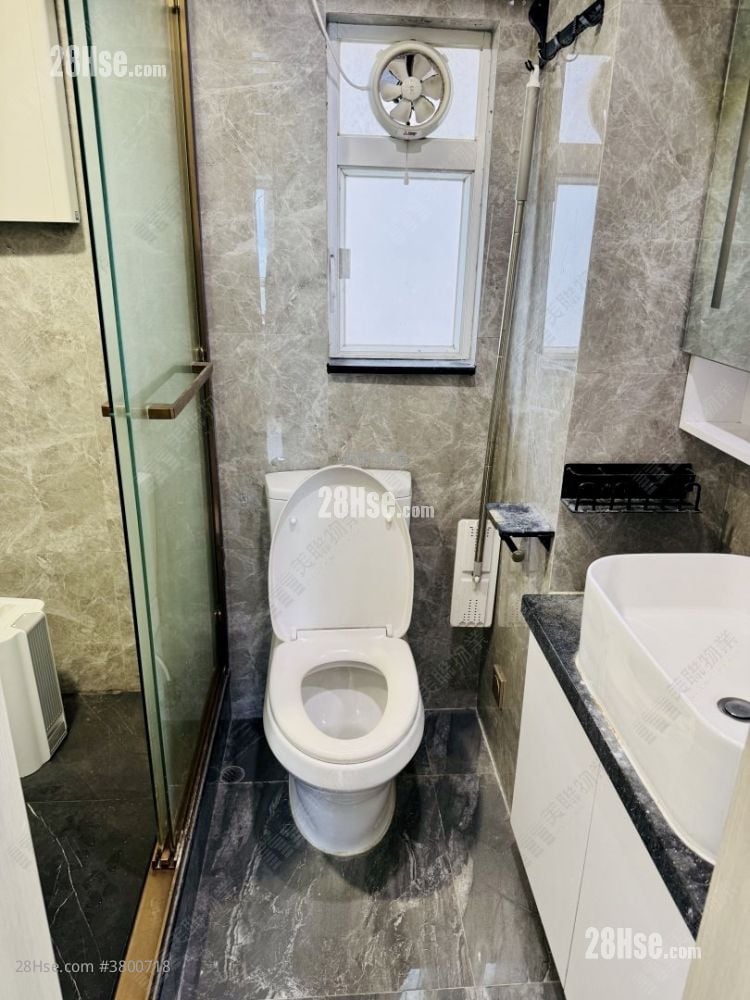 Waterside Plaza Sell 2 Bedrooms , 1 Bathroom 470 ft²