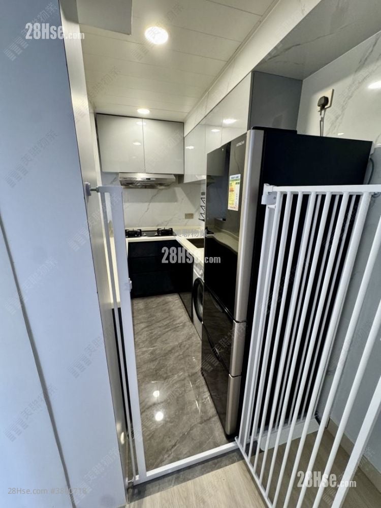 Waterside Plaza Sell 2 Bedrooms , 1 Bathroom 470 ft²