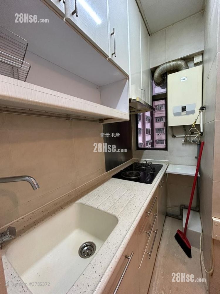 Kwan Yick Building Phase 3 Sell 2 Bedrooms , 1 Bathroom 393 ft²