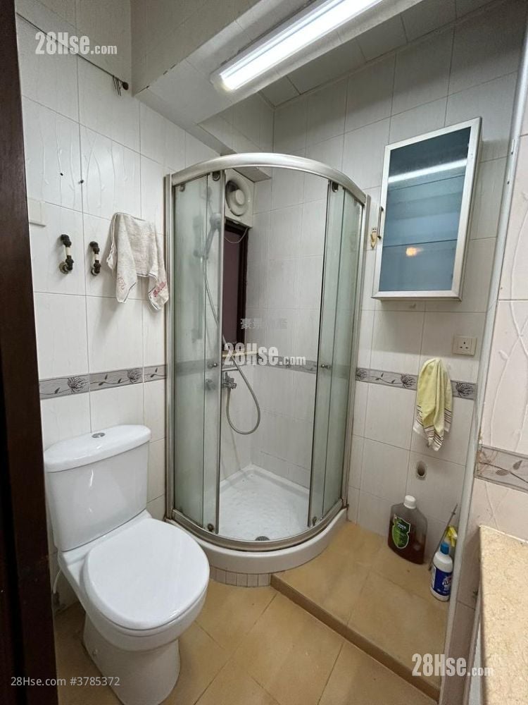 Kwan Yick Building Phase 3 Sell 2 Bedrooms , 1 Bathroom 393 ft²