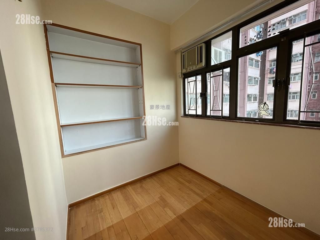 Kwan Yick Building Phase 3 Sell 2 Bedrooms , 1 Bathroom 393 ft²