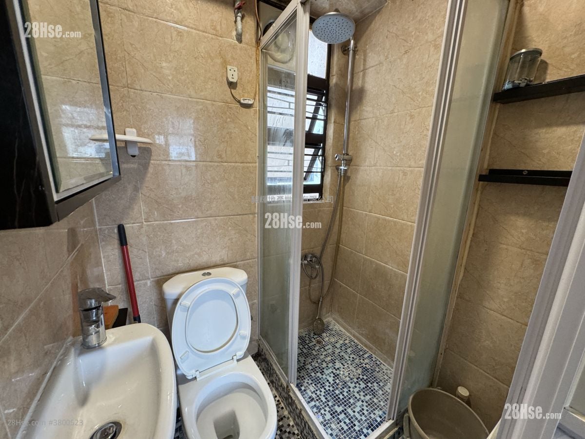 Wing Lee Mansion Sell 2 Bedrooms , 1 Bathroom 476 ft²