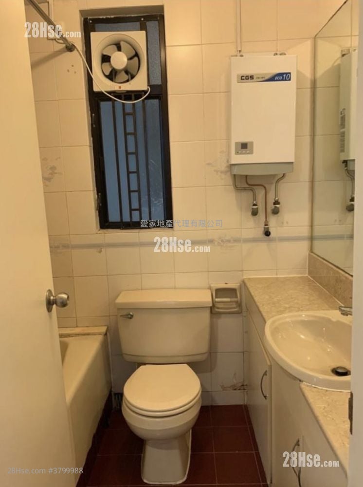Heng Fa Chuen Sell 3 Bedrooms , 1 Bathroom 561 ft²
