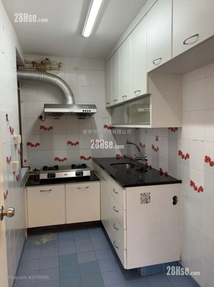 Heng Fa Chuen Sell 3 Bedrooms , 1 Bathroom 561 ft²