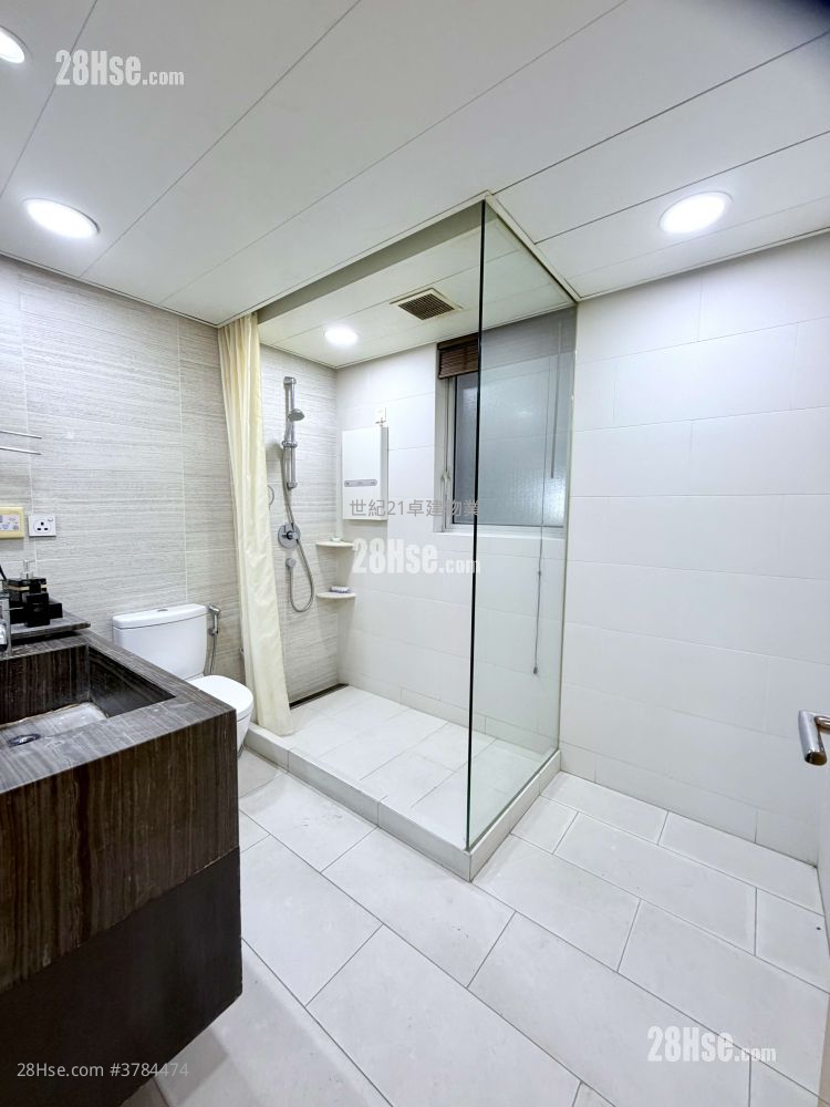 君临天下 租盘 4 房 , 4 浴室 3,174 平方尺