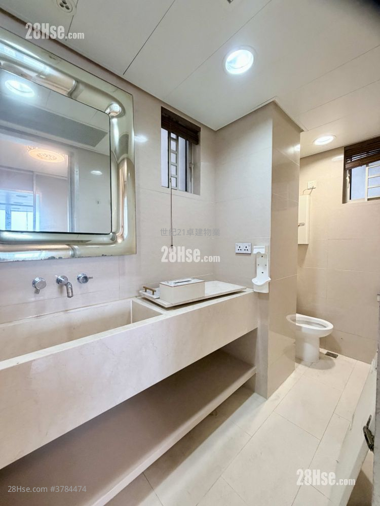 君临天下 租盘 4 房 , 4 浴室 3,174 平方尺