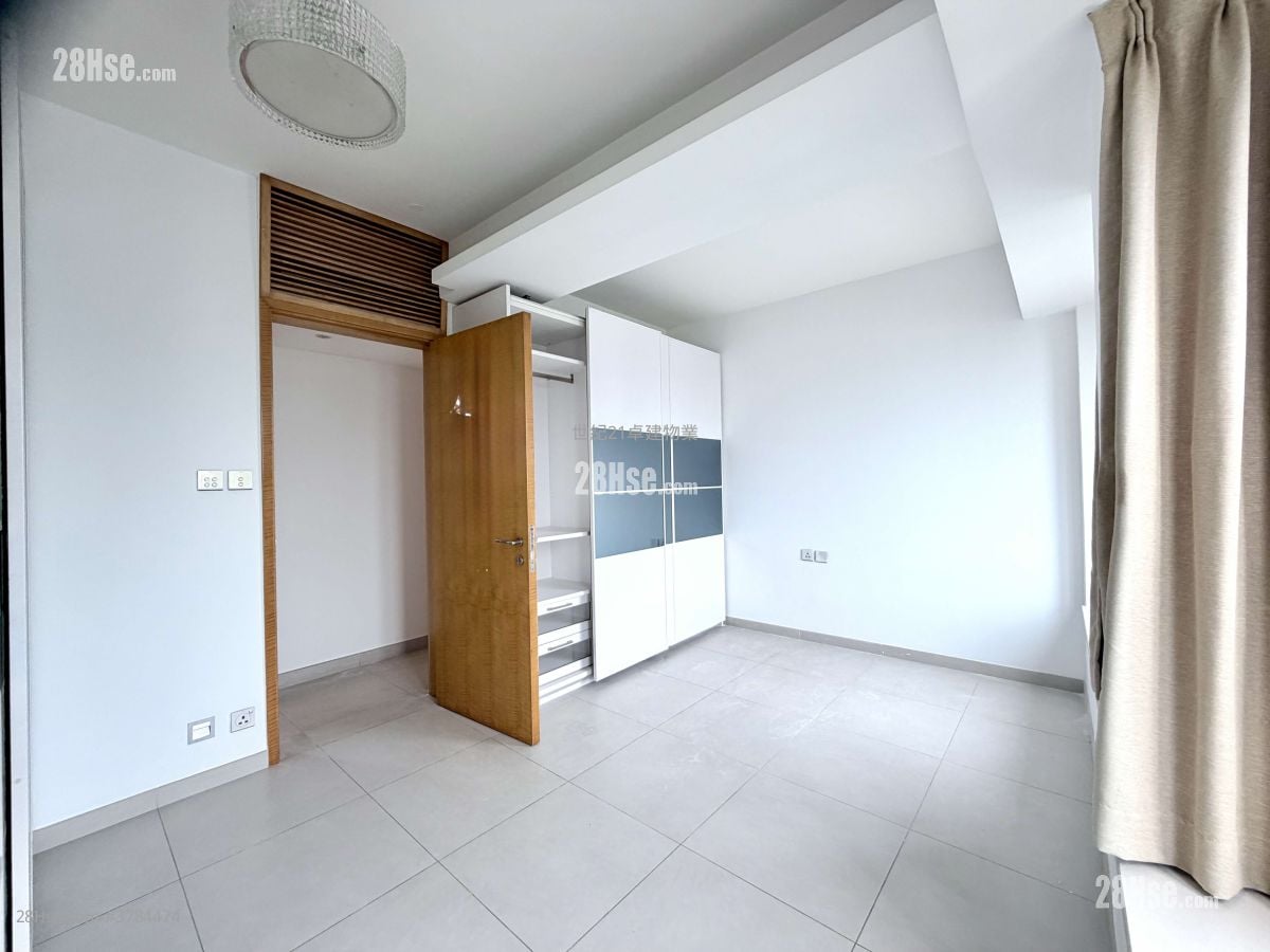 君临天下 租盘 4 房 , 4 浴室 3,174 平方尺