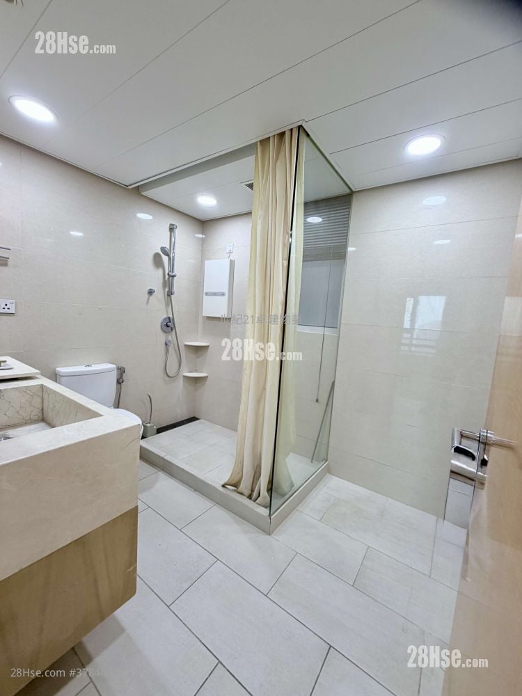 君临天下 租盘 4 房 , 4 浴室 3,174 平方尺