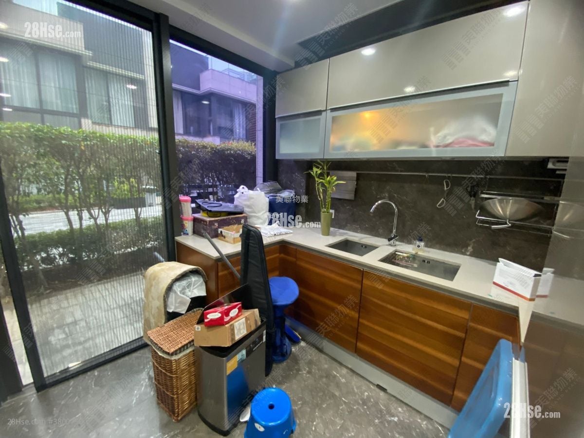 Avignon Rental 3 Bedrooms , 4 Bathrooms 1,903 ft²