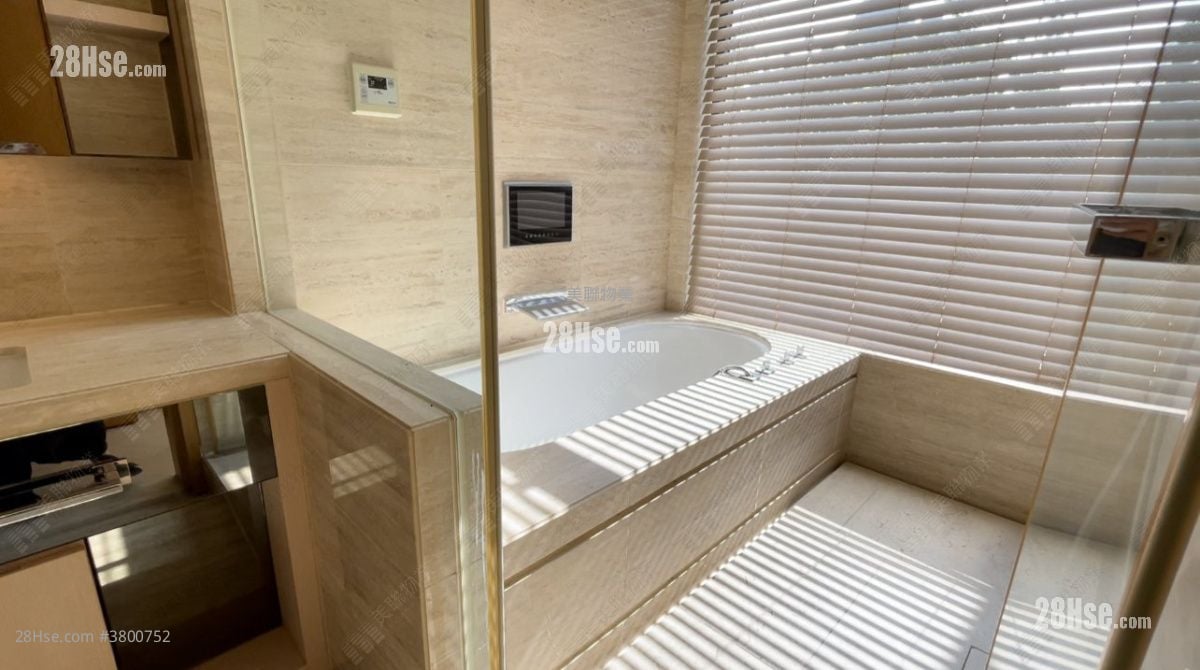 Avignon Rental 3 Bedrooms , 4 Bathrooms 2,152 ft²