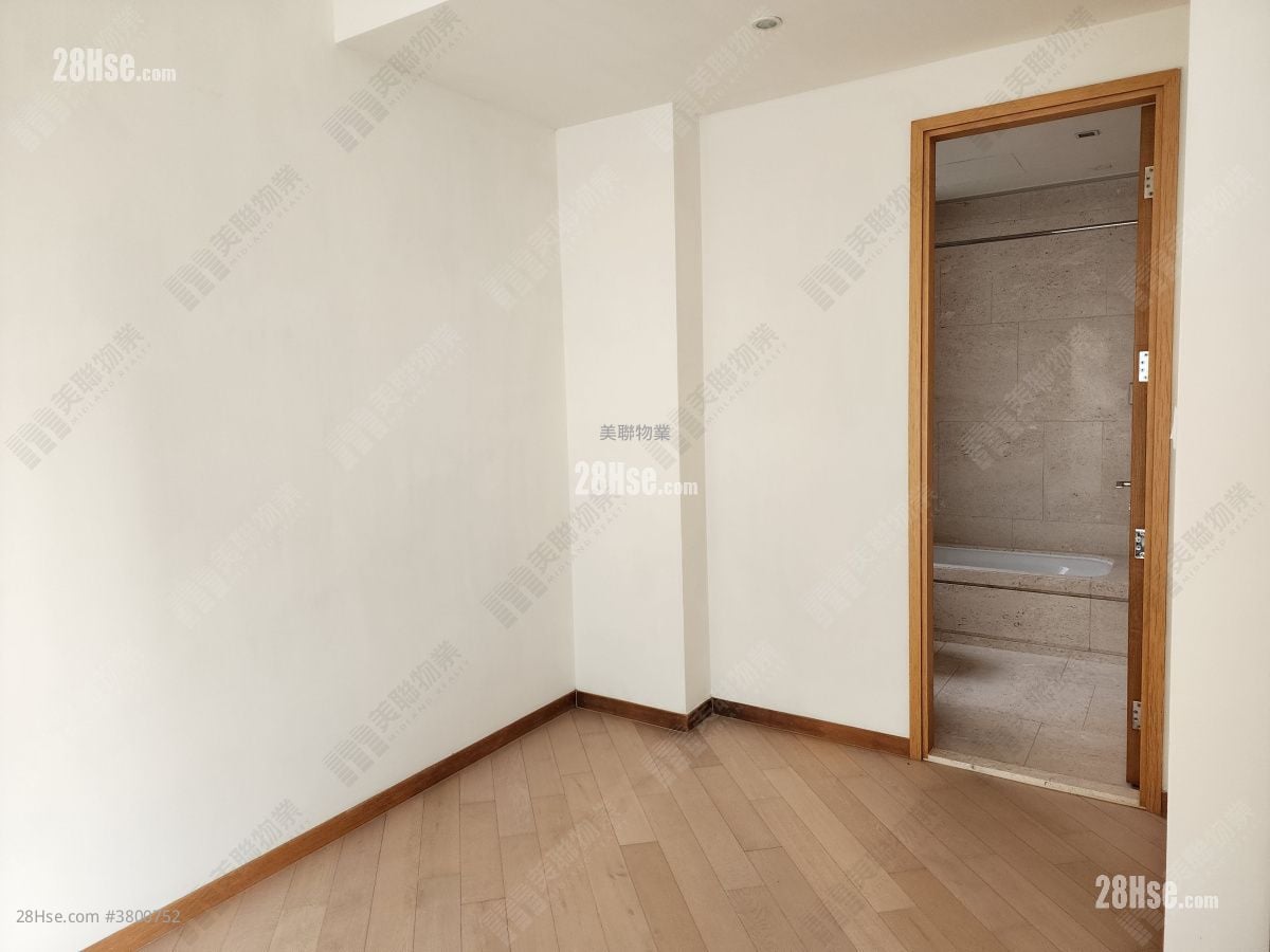 Avignon Rental 3 Bedrooms , 4 Bathrooms 2,152 ft²