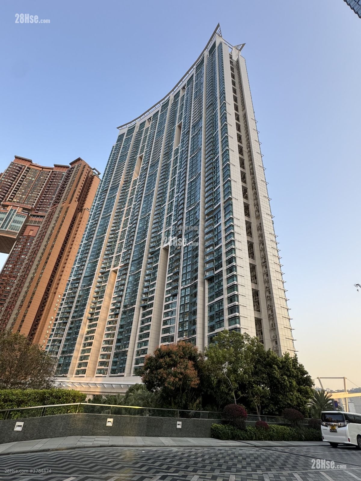 君临天下 租盘 4 房 , 4 浴室 3,174 平方尺