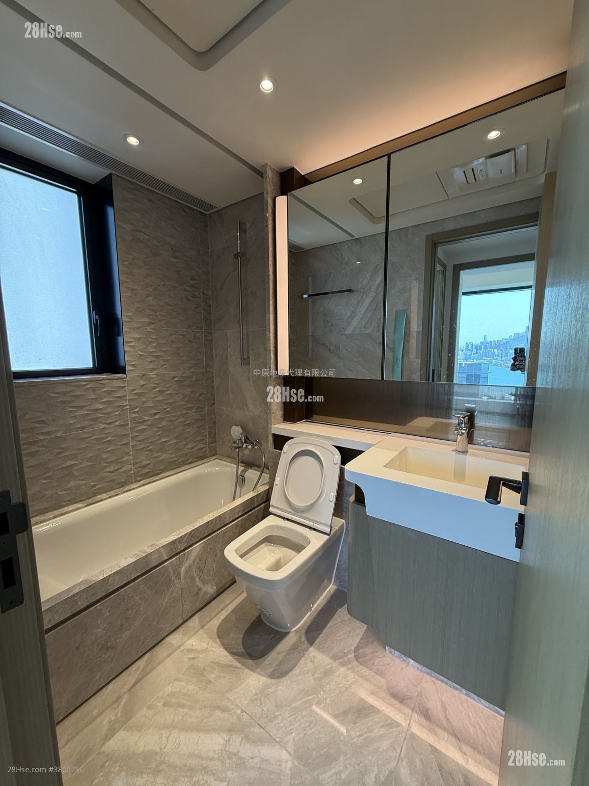 蔚蓝东岸 租盘 2 房 , 1 浴室 498 平方尺