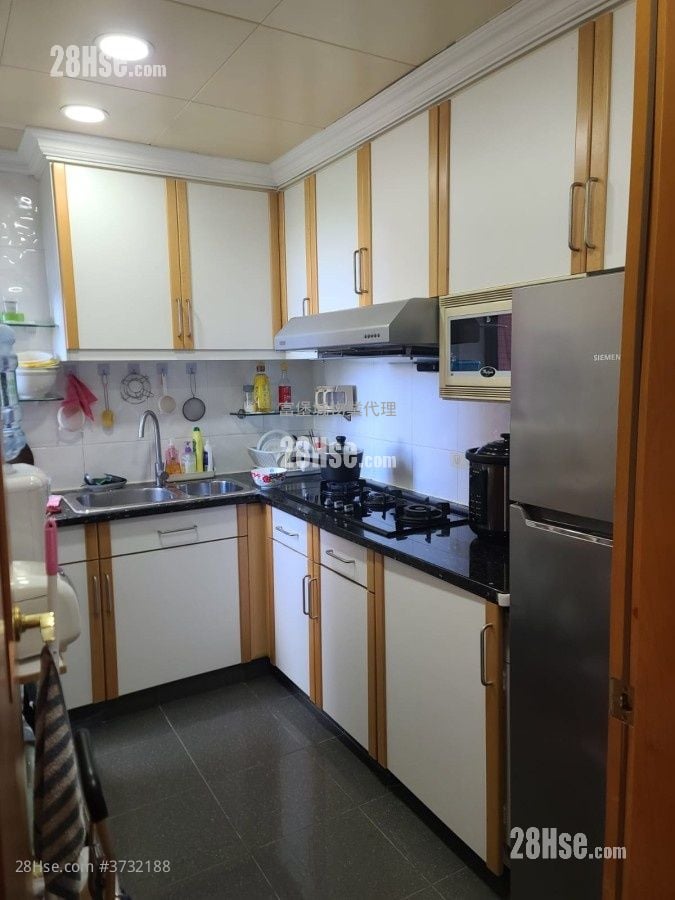 Castello Sell 2 Bedrooms , 1 Bathroom 580 ft²