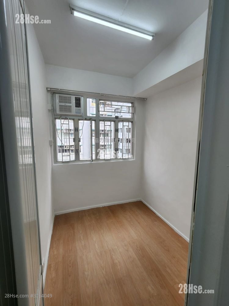 唐楼 租盘 2 房 , 1 浴室 325 平方尺