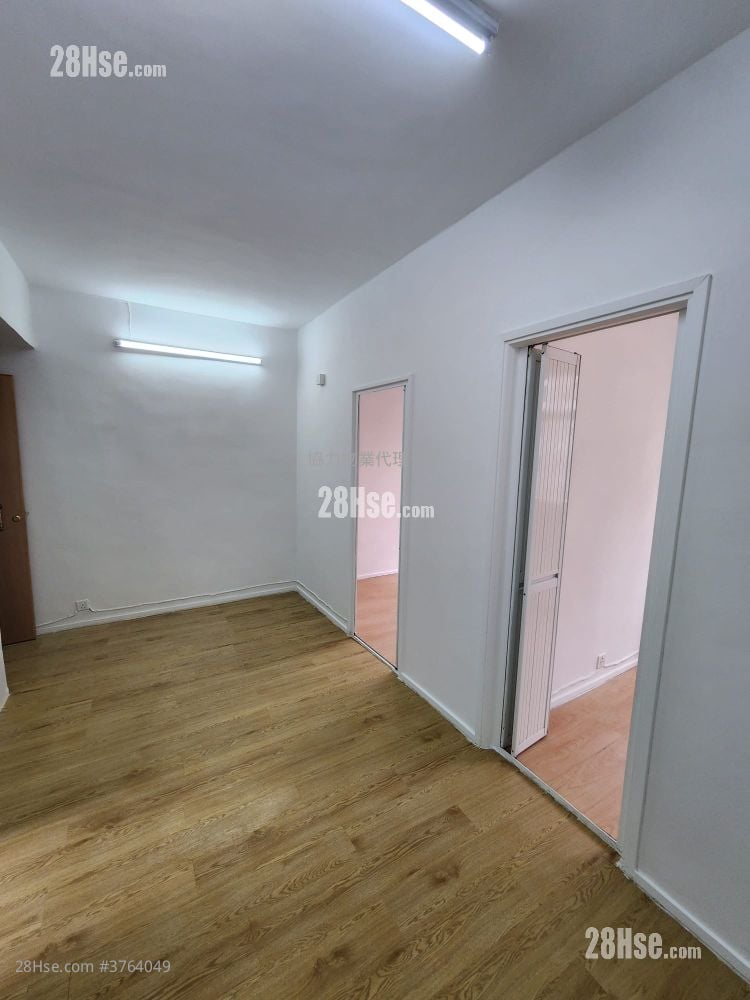 唐楼 租盘 2 房 , 1 浴室 325 平方尺