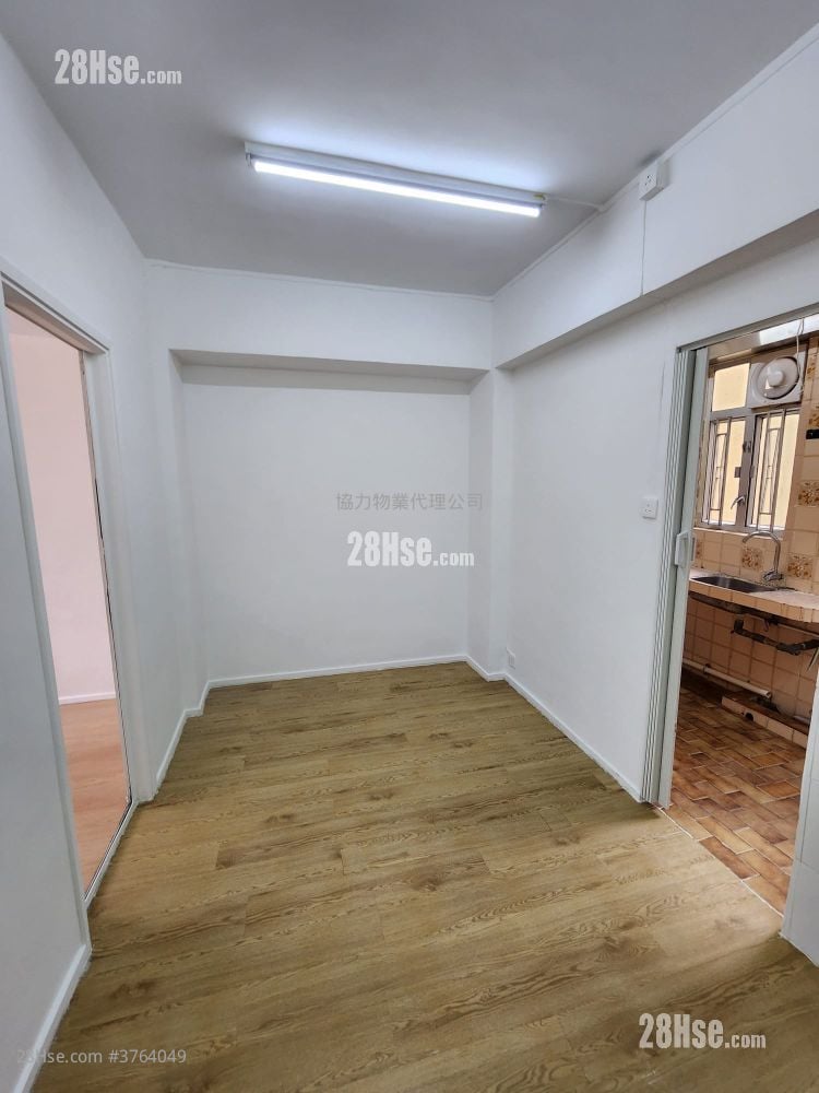 唐楼 租盘 2 房 , 1 浴室 325 平方尺