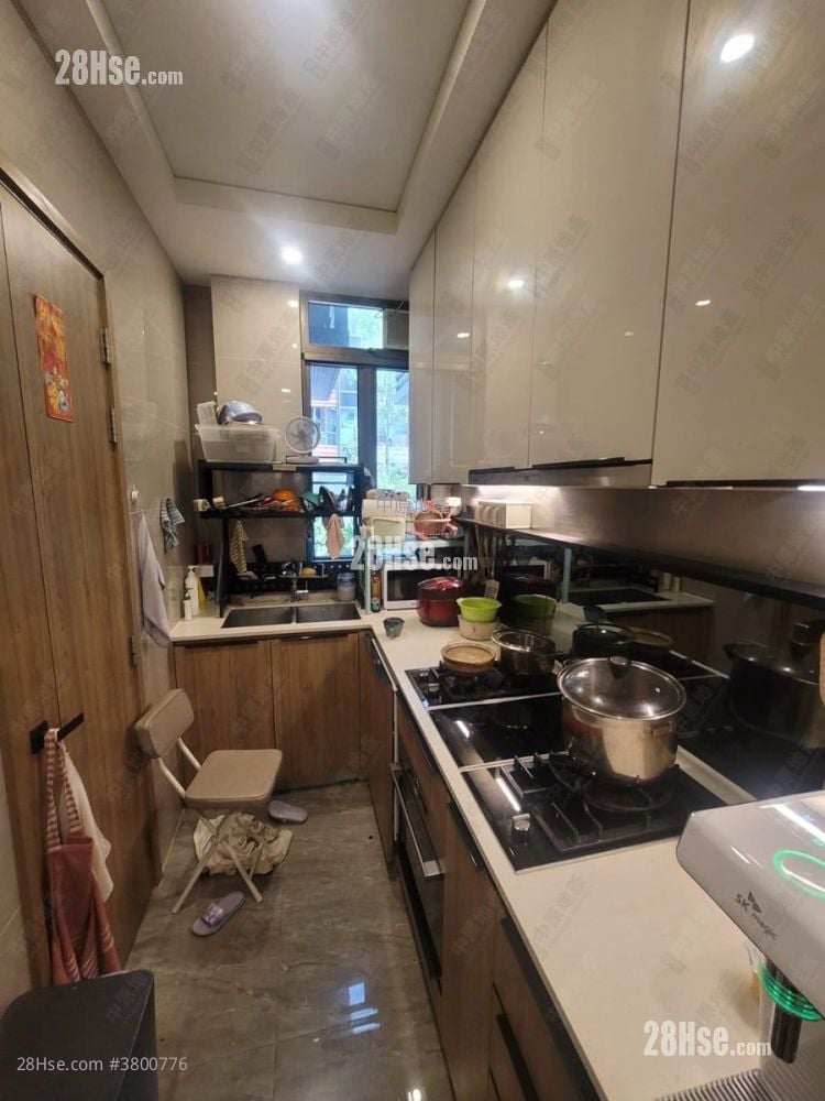 Centra Horizon Sell 3 Bedrooms 980 ft²