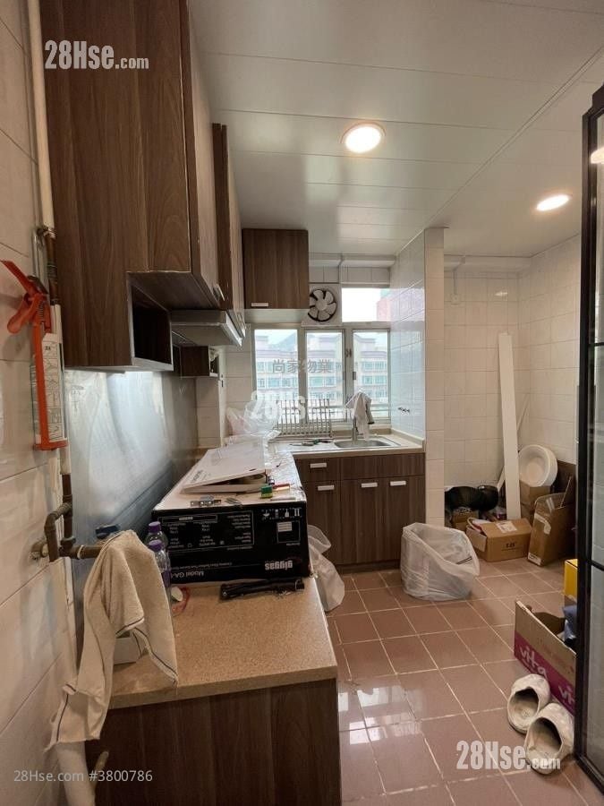 紫翠花园 租盘 703 平方尺