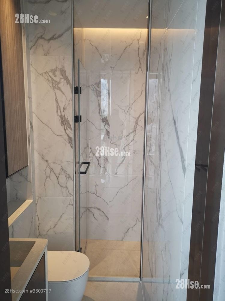 Eight Southpark Sell 1 Bedroom , 1 Bathroom 262 ft²