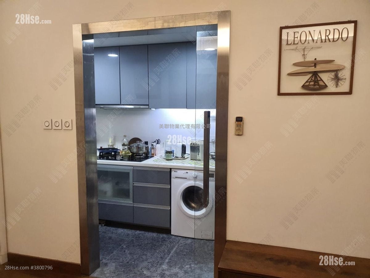 kitchen: Seasons Villas Sell 3 Bedrooms , 2 Bathrooms 933 ft²