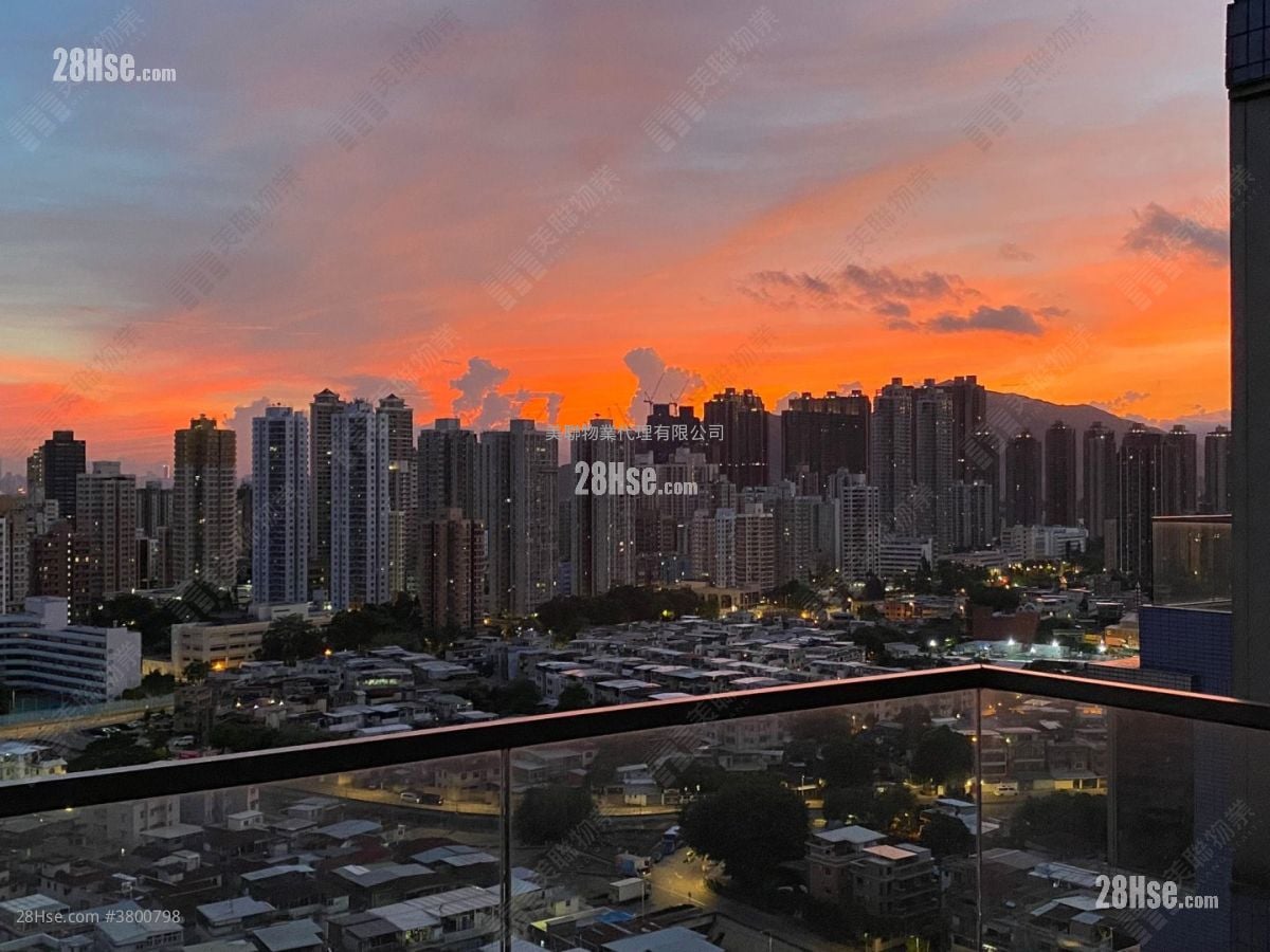 La Grove Sell 4 Bedrooms , 2 Bathrooms 940 ft²