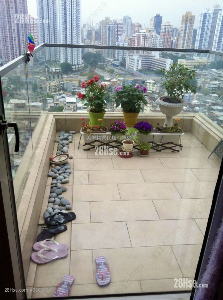 La Grove Sell 4 Bedrooms , 2 Bathrooms 940 ft²