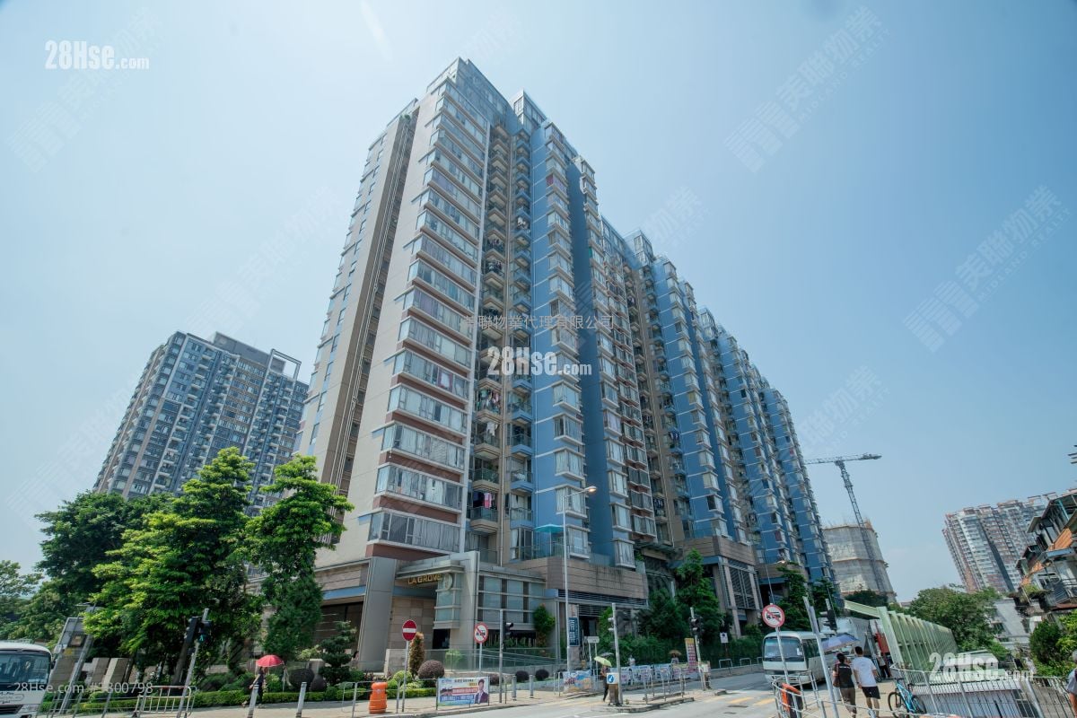 La Grove Sell 4 Bedrooms , 2 Bathrooms 940 ft²