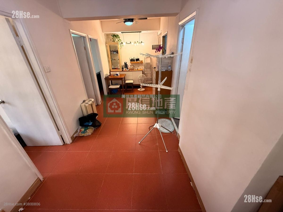 Cosmopolitan Estate Sell 3 Bedrooms , 1 Bathroom 425 ft²