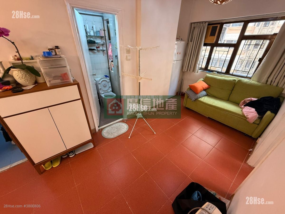 Cosmopolitan Estate Sell 3 Bedrooms , 1 Bathroom 425 ft²