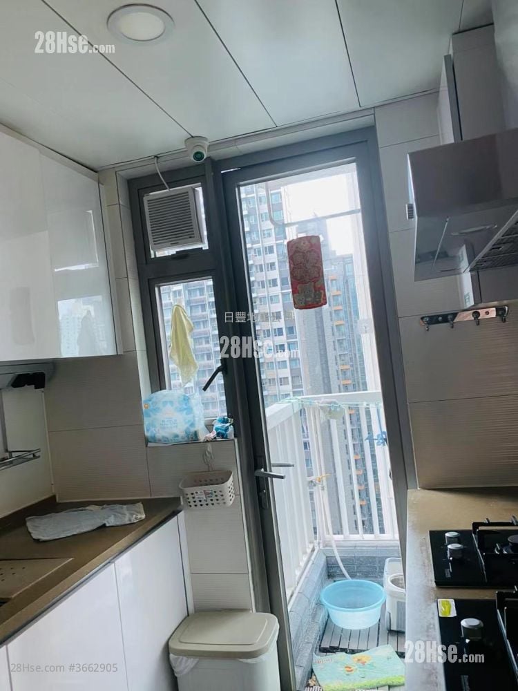 Trinity Towers Rental 3 Bedrooms , 1 Bathroom 601 ft²