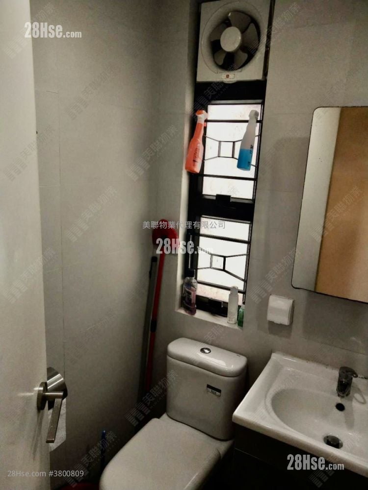 Luk Yeung Sun Chuen Sell 2 Bedrooms , 1 Bathroom 451 ft²