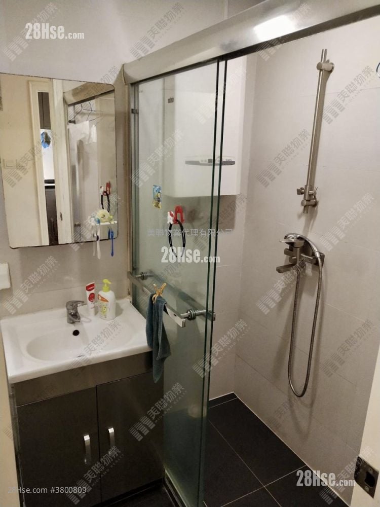 Luk Yeung Sun Chuen Sell 2 Bedrooms , 1 Bathroom 451 ft²