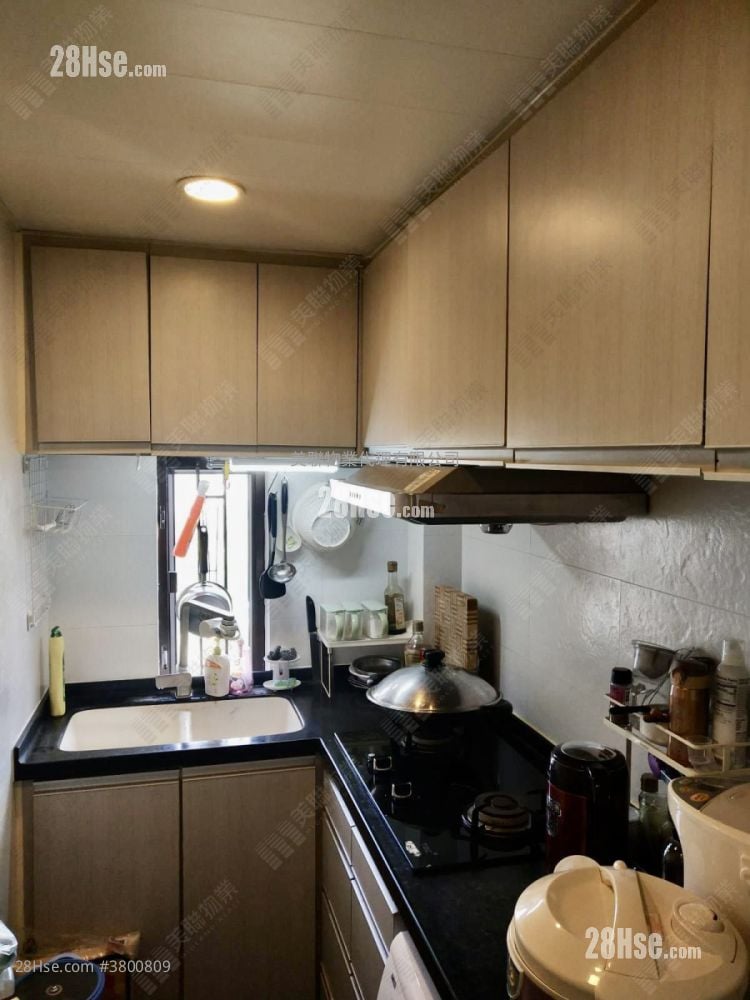 Luk Yeung Sun Chuen Sell 2 Bedrooms , 1 Bathroom 451 ft²