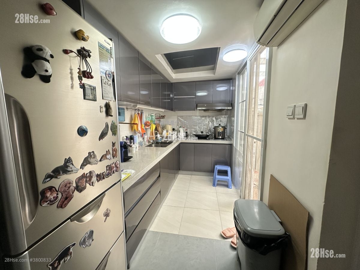 Maple Garden Sell 4 Bedrooms , 2 Bathrooms 698 ft²