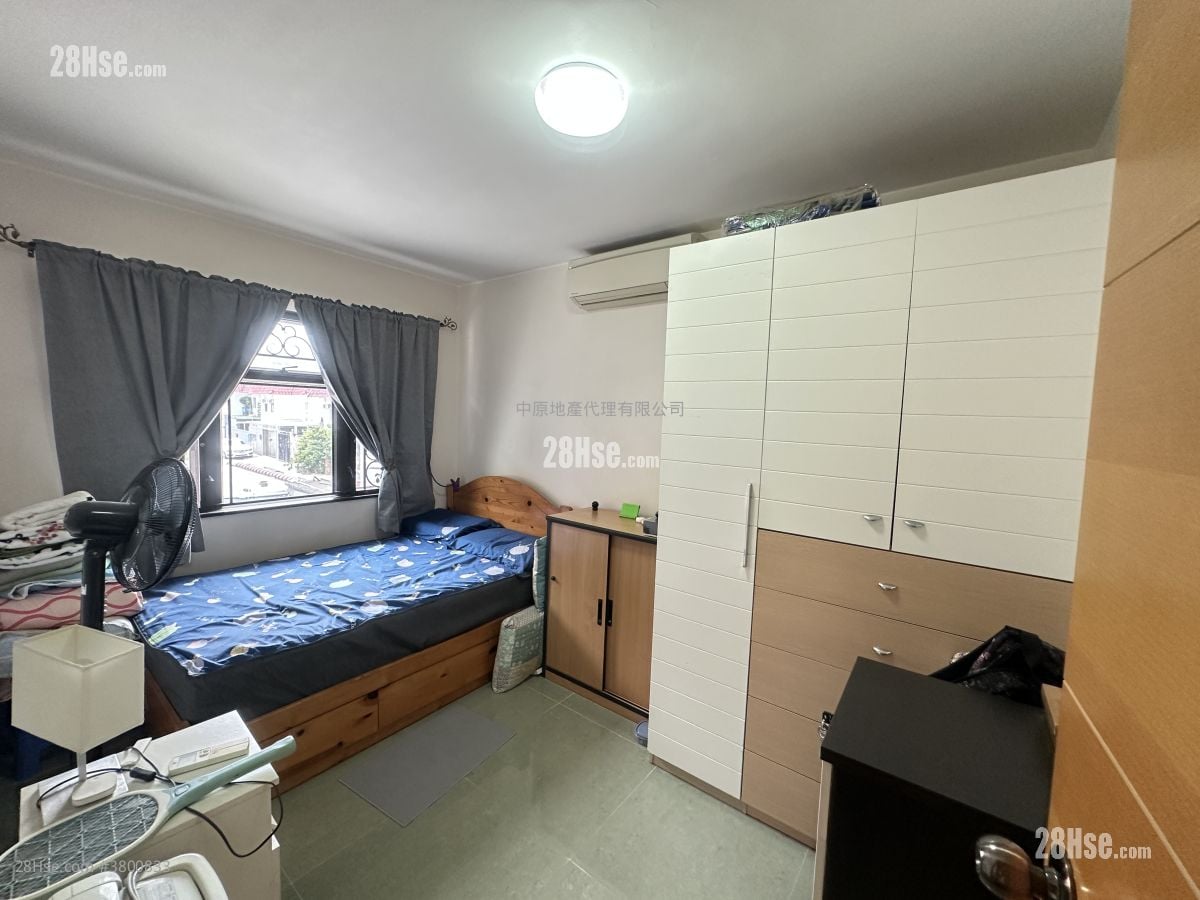 Maple Garden Sell 4 Bedrooms , 2 Bathrooms 698 ft²