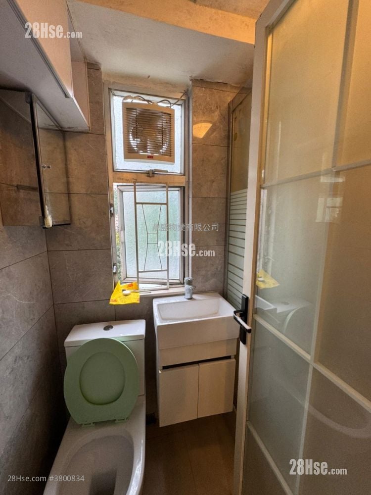 Fu King Court Rental 2 Bedrooms , 1 Bathroom 274 ft²