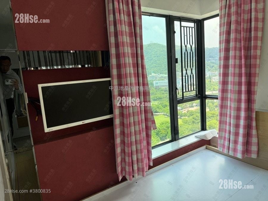 Nan Fung Plaza Sell 3 Bedrooms , 2 Bathrooms 781 ft²