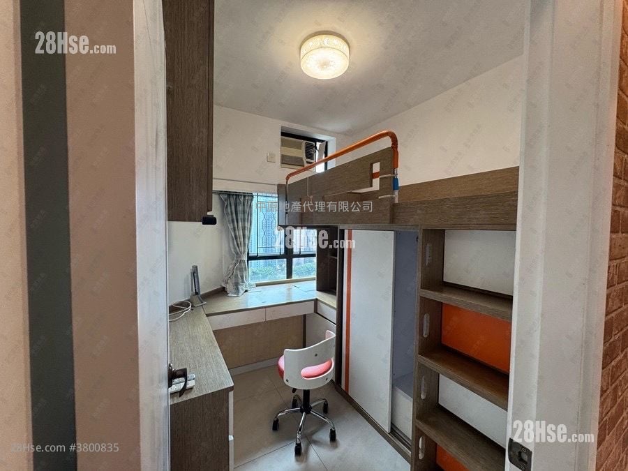 Nan Fung Plaza Sell 3 Bedrooms , 2 Bathrooms 781 ft²