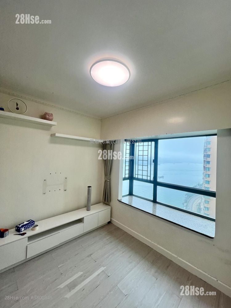 living room: Sea Crest Villa Sell 3 Bedrooms , 2 Bathrooms 617 ft²