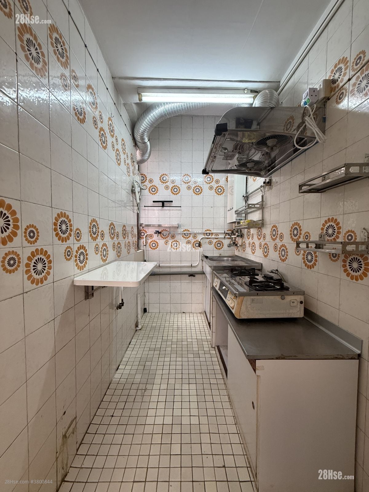 龙华大厦 租盘 2 房 , 1 浴室 307 平方尺