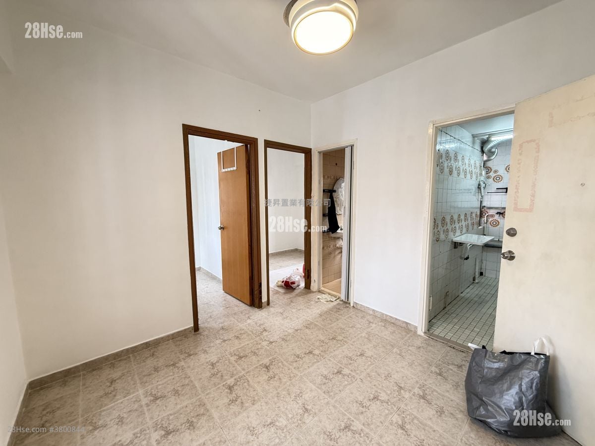 龙华大厦 租盘 2 房 , 1 浴室 307 平方尺