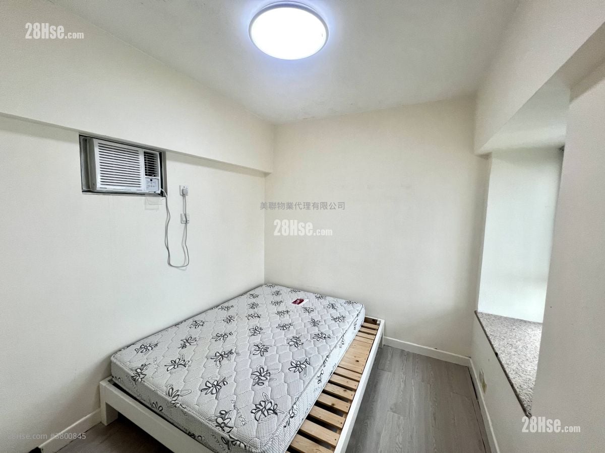 master room: Sea Crest Villa Sell 3 Bedrooms , 2 Bathrooms 617 ft²