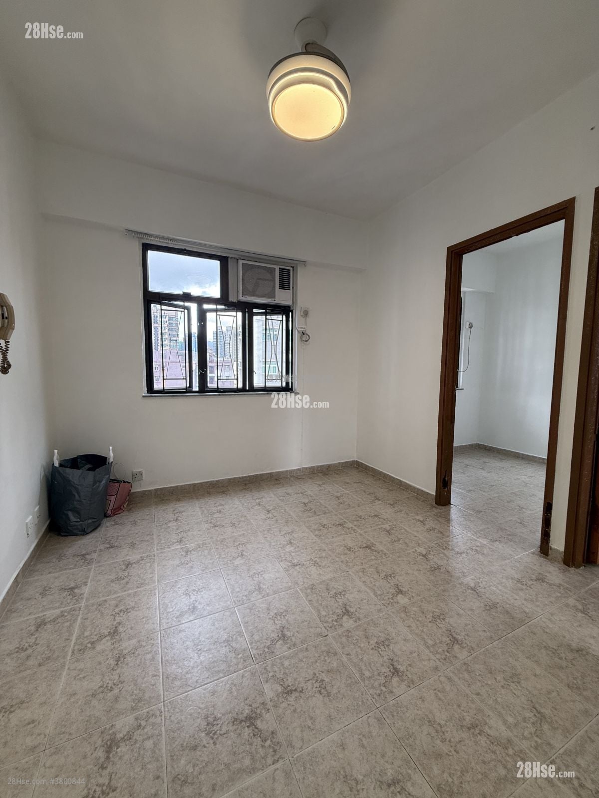 龙华大厦 租盘 2 房 , 1 浴室 307 平方尺